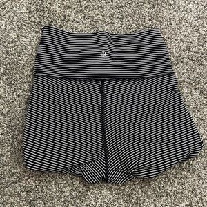 Lululemon size 12 Align leggings 28” inseam black and white